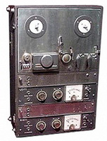 AKAI M-6